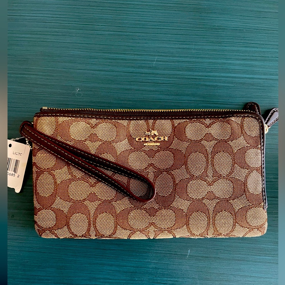 Coach wristlet wallet